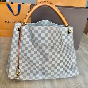 Louis Vuitton Artsy Handbag Damier MM